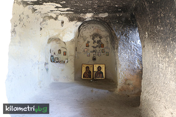 Ханкрумовски скален манастир